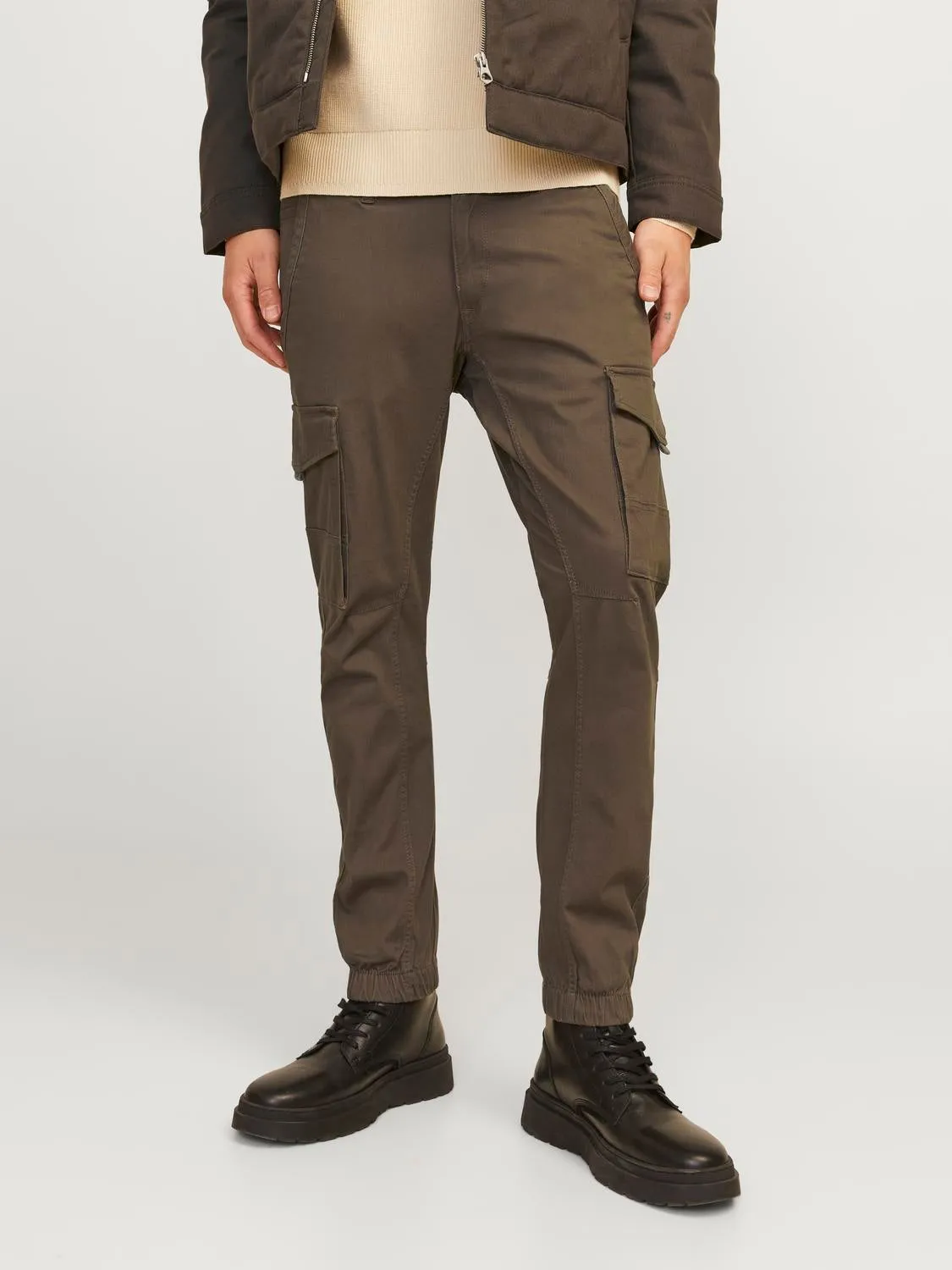 Pantalones cargo Corte slim | Marrón oscuro | Jack & Jones®