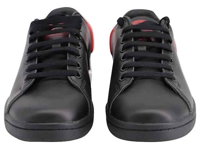 Raf Simons Low Top Sneakers en Cuero Negro 